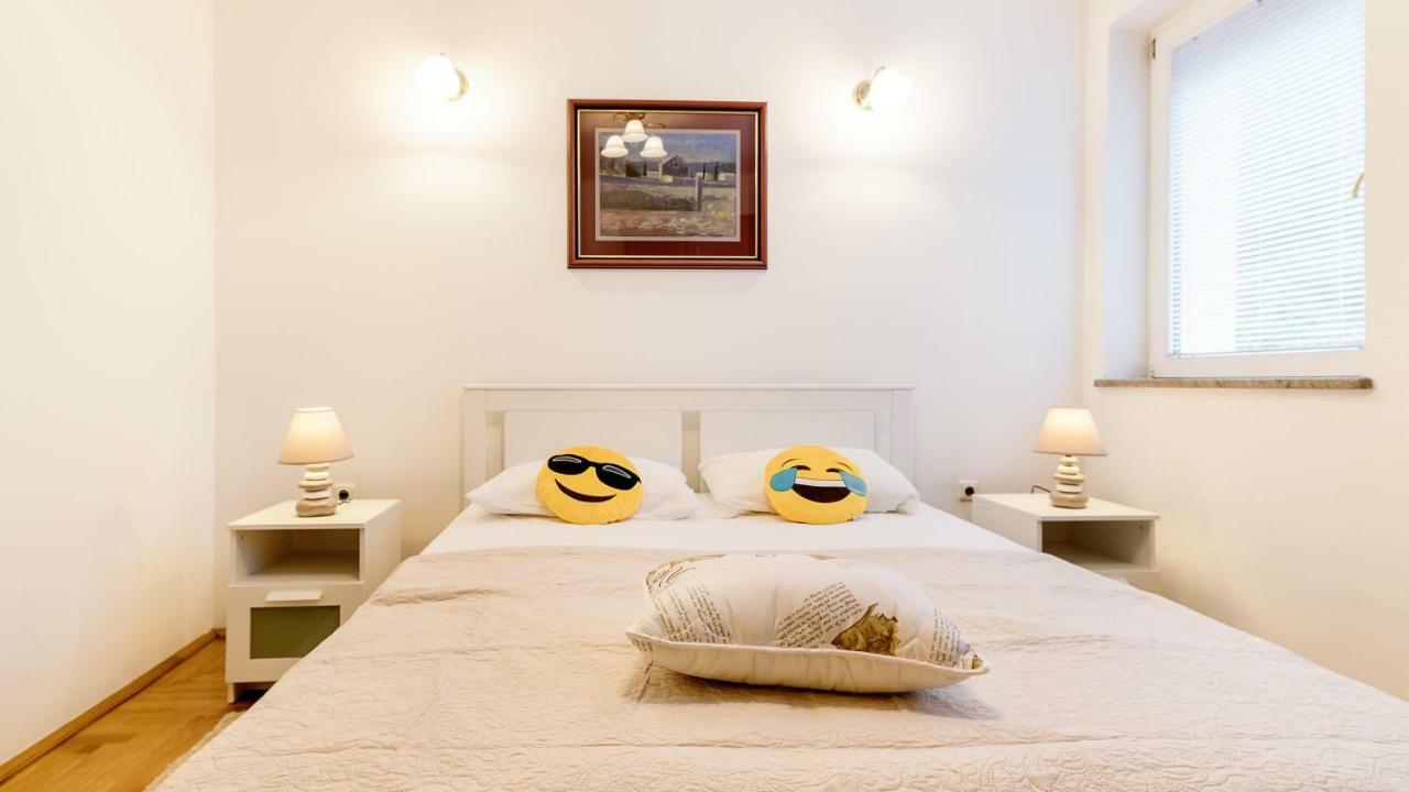 Central Apartment Smiley - Free Parking Zagabria Esterno foto