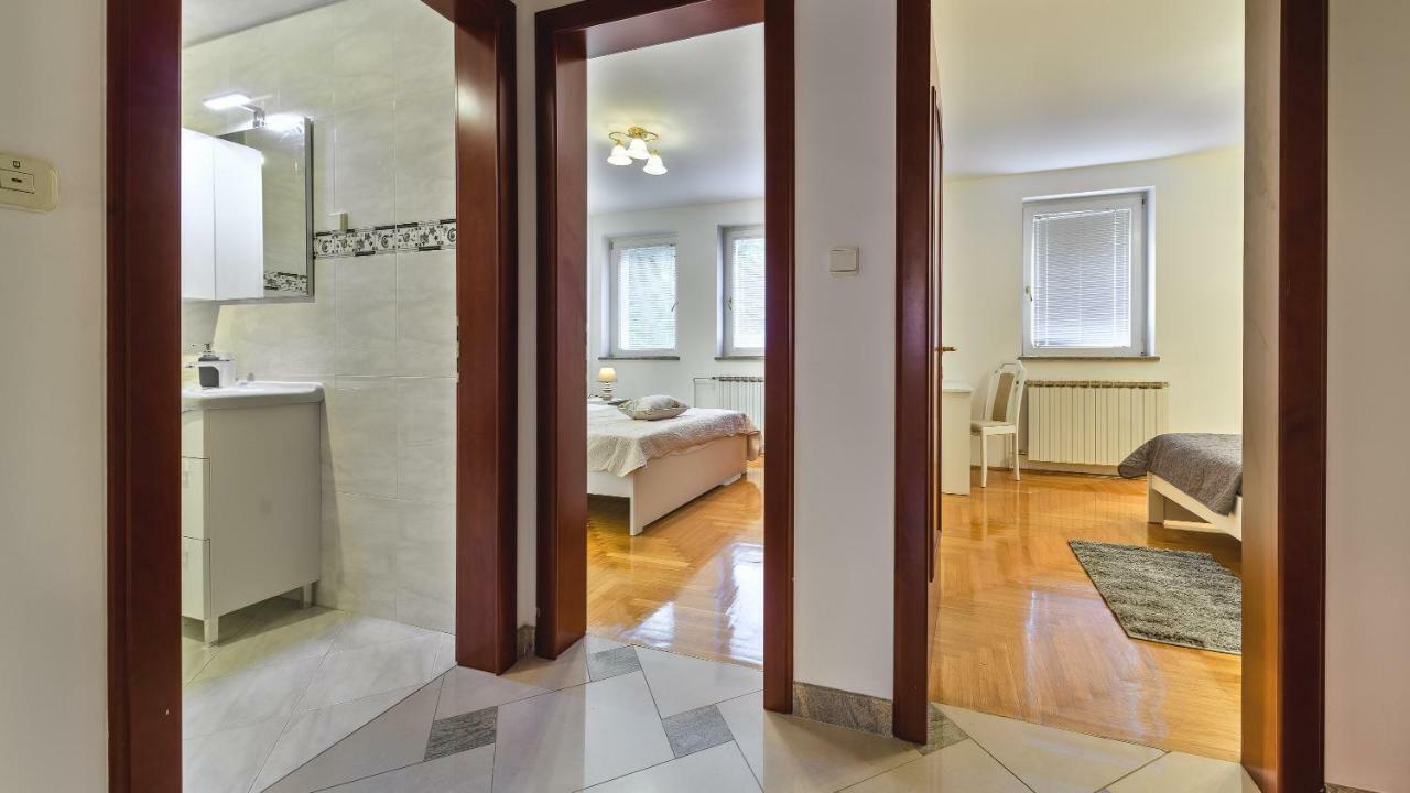 Central Apartment Smiley - Free Parking Zagabria Esterno foto