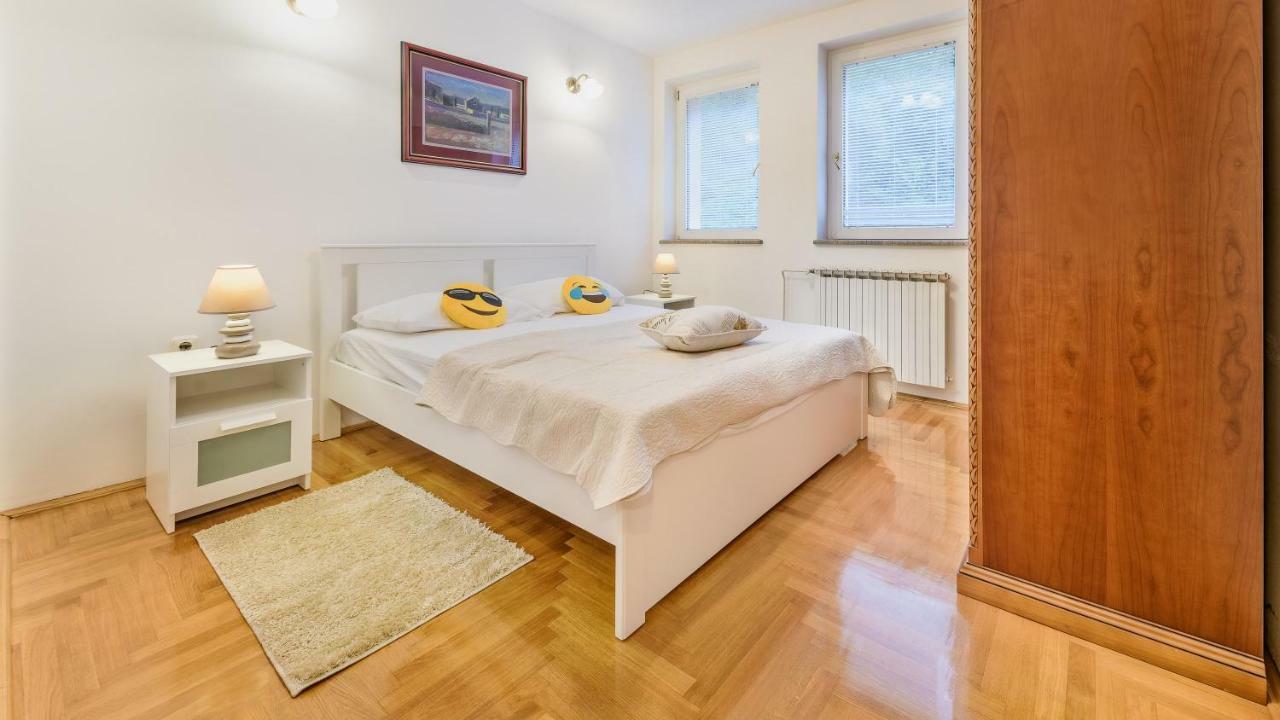 Central Apartment Smiley - Free Parking Zagabria Esterno foto